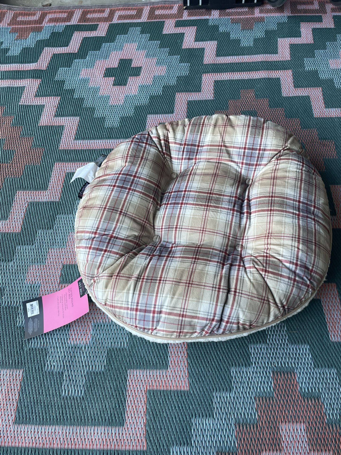 New! Cuddle Duds Tufted Round Animal Dog Bed