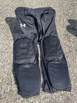 Tackle football pants with pads