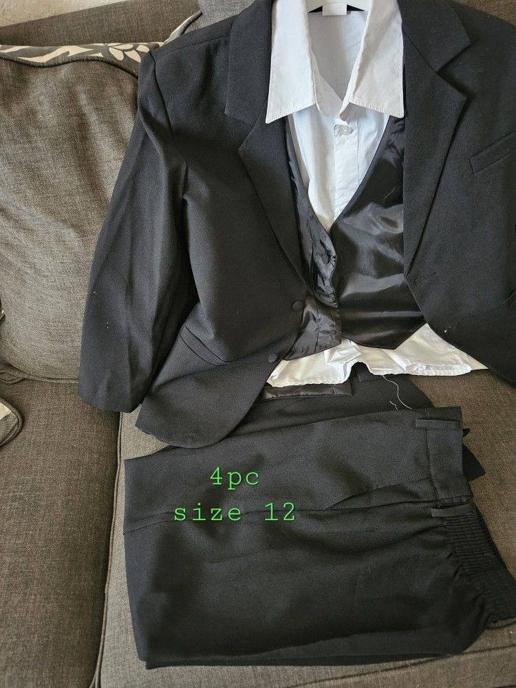 4pc Boys Suit Size 12