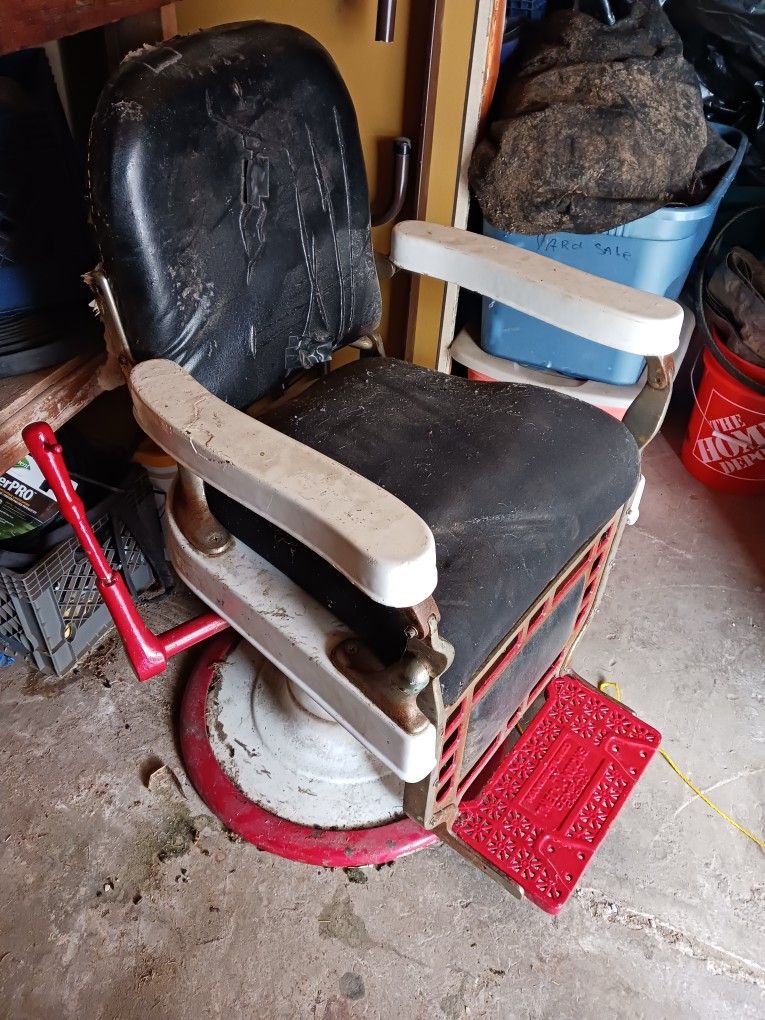 Antique Theo-A-Kochs Barber Chair