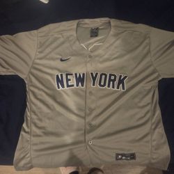 NY YANKEES JERSEY 