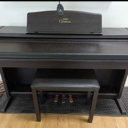 Yamaha Clavinova CLP - 840 (Immaculate Condition!)