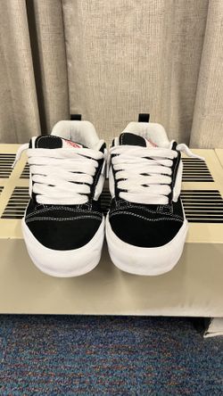 Vans Knu Skool Size 9.5
