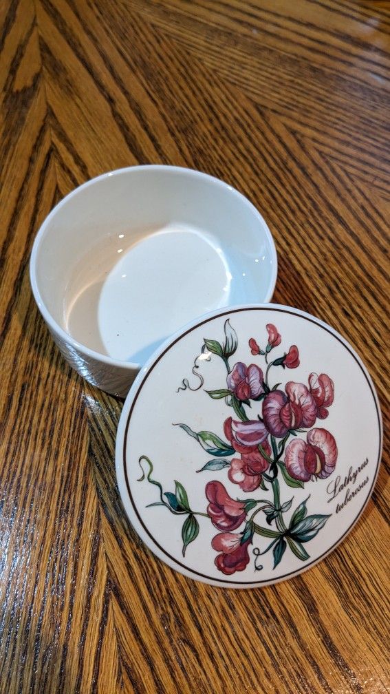 Villeroy & Boch Porcelain Round Trinket Box w/lid Lathyrus Tuberosus Sweet Peas