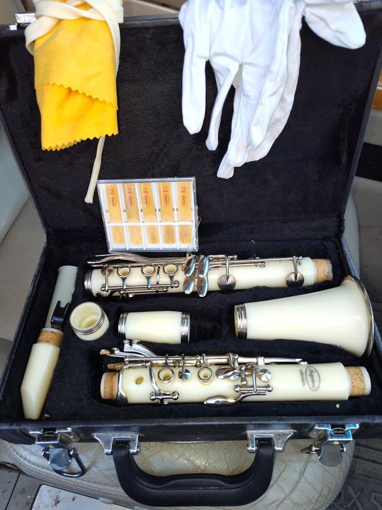 White Lazarro Clarinet 