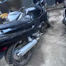 MUST GO!! Triumph Daytona T595i (actually a 959i)  (Parts Only) - Black