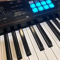 Piano Roland Juno DS 