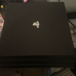 PS4 Pro With One Controller 