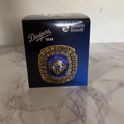 Tommy Lasorda 1988 World Series Replica Ring