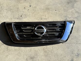 2017-2020 Nissan Pathfinder Grille 
