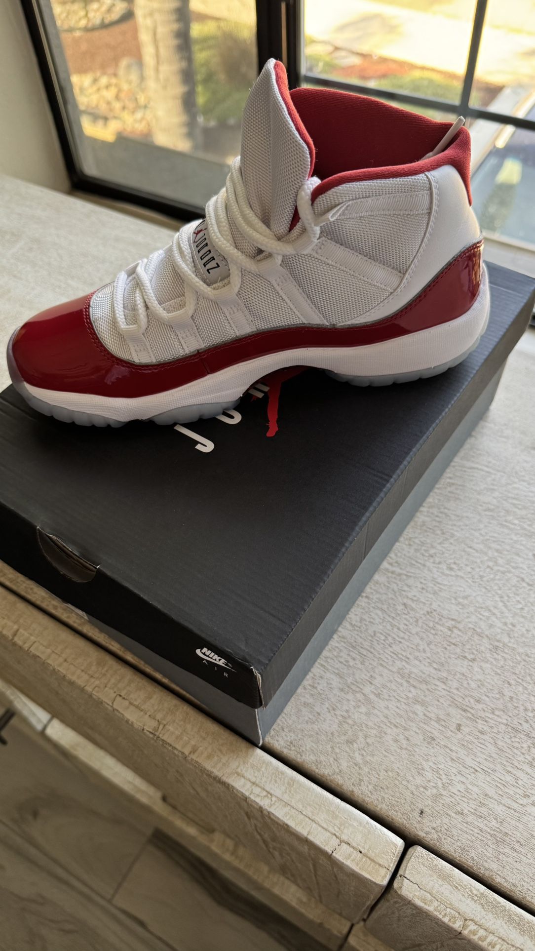Air Jordan 11 Retros - Cherry