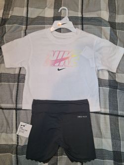 Nike toddlers 2 peace set new witch tag size 6.