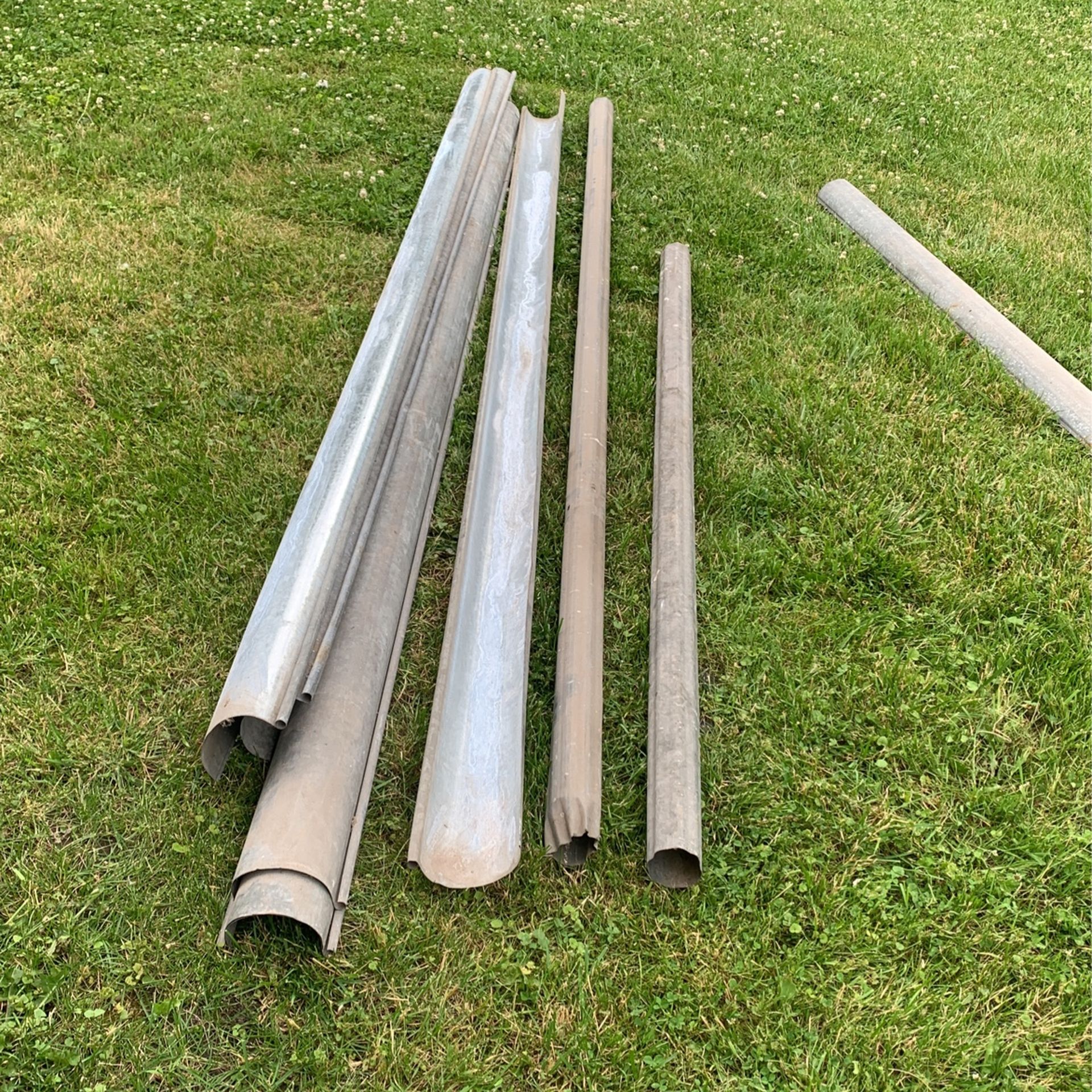 Round Gutter B3