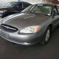 2003 Ford Taurus