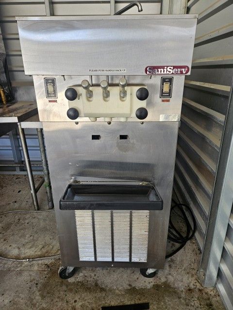 Saniserv Ice Cream Machine