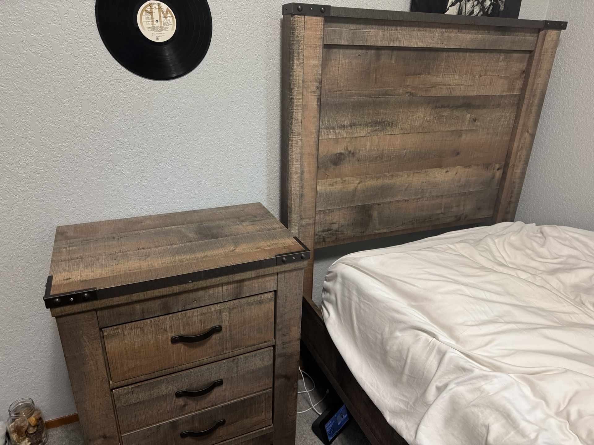 Wooden 3 Piece Bedroom Set