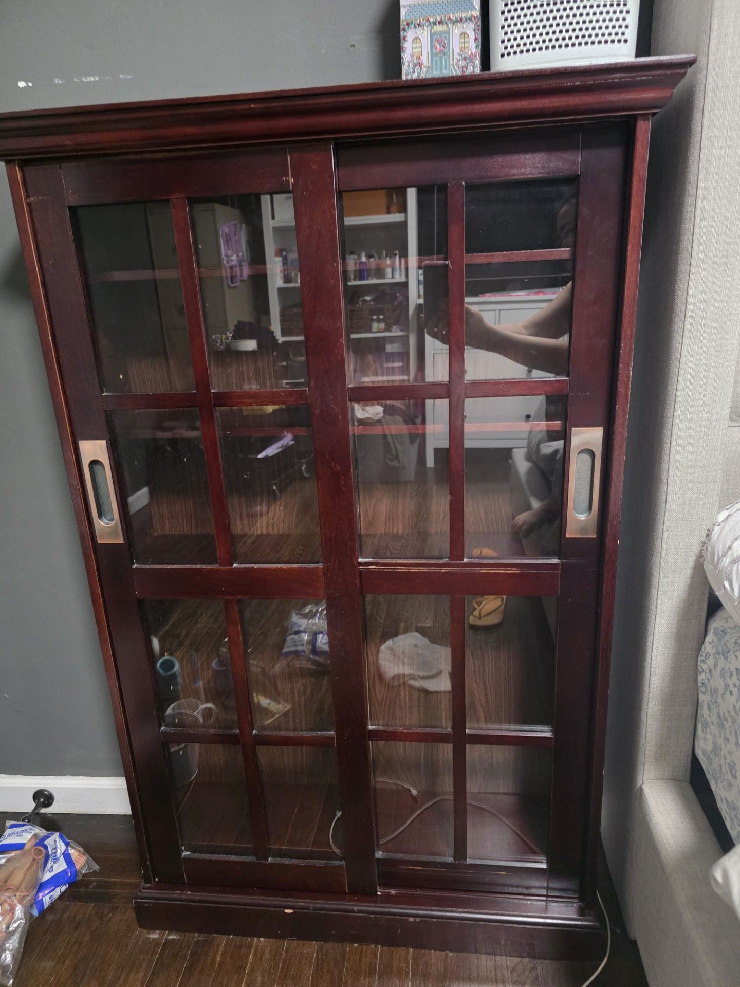 Sliding door media cabinet