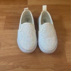 Toddler slide in shoes