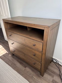 Dresser