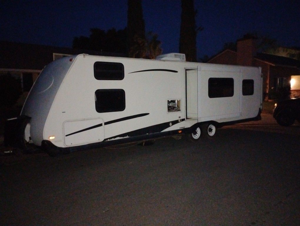 2004 Keystone Zeppelin 301