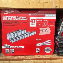 Milwaukee 1/2 in. Drive SAE/Metric Ratchet and Socket Mechanics Tool Set (47-Piece)