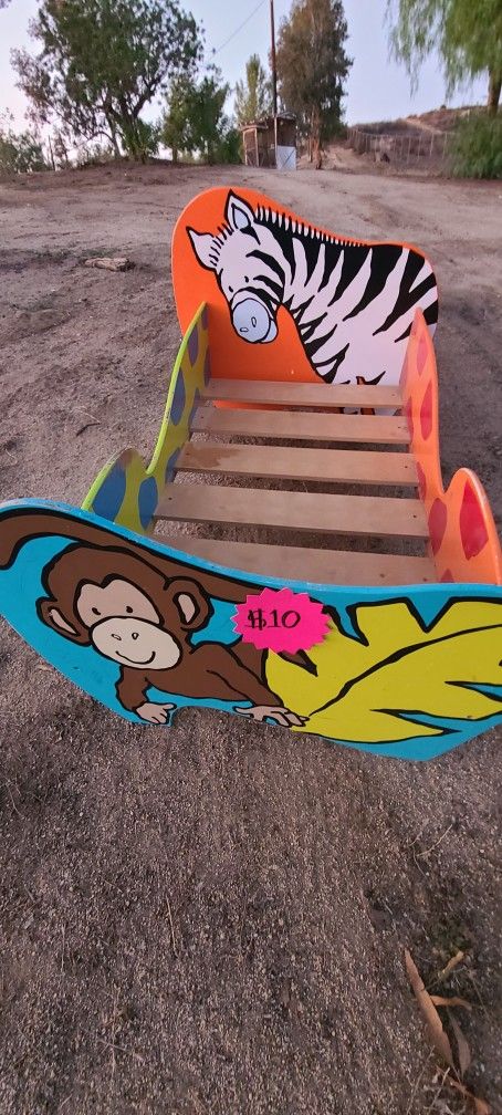 🎃👻TODDLER BED👻🎃