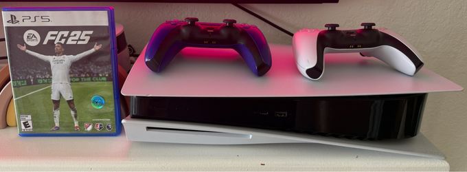 PS5 + 2 Controllers + FC25