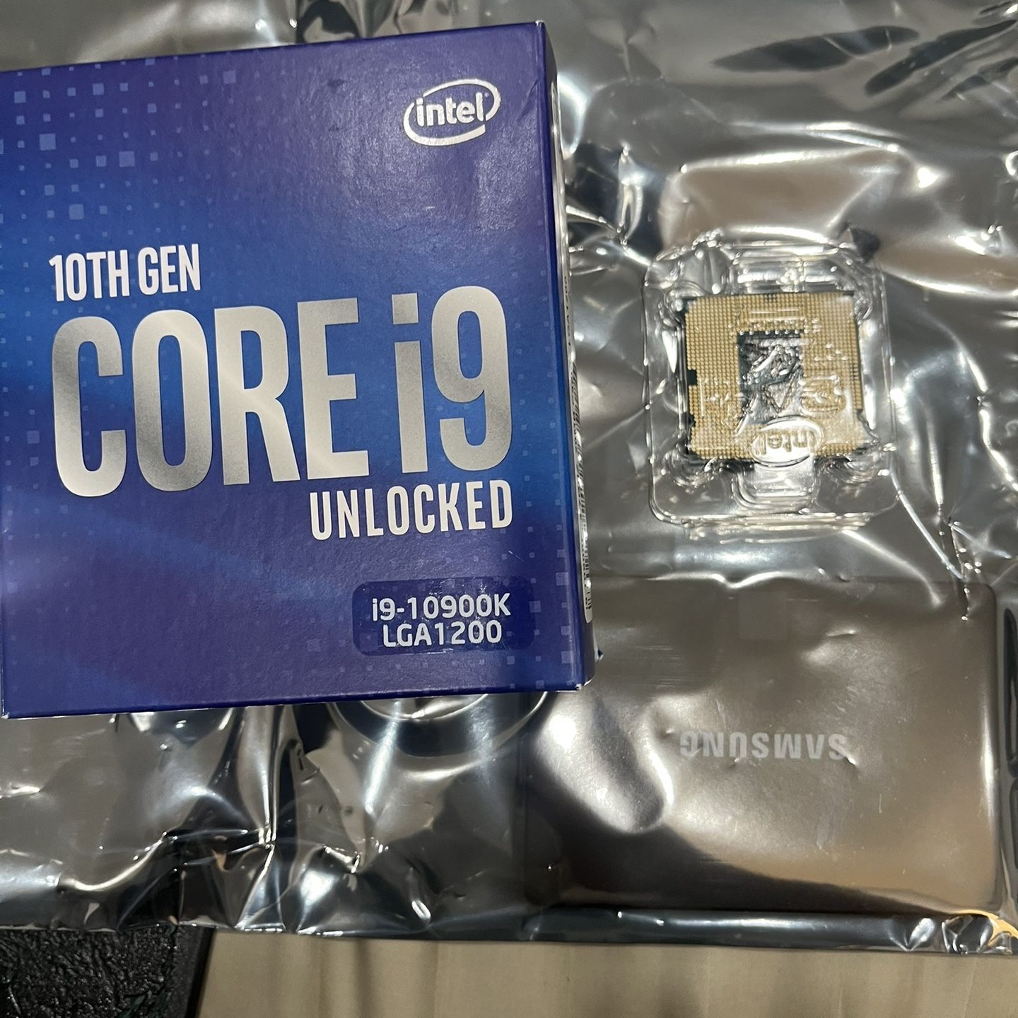 Intel Core i9-10900K NEW i9 10900K 3.7 GHz Ten-Core Twenty-Thread