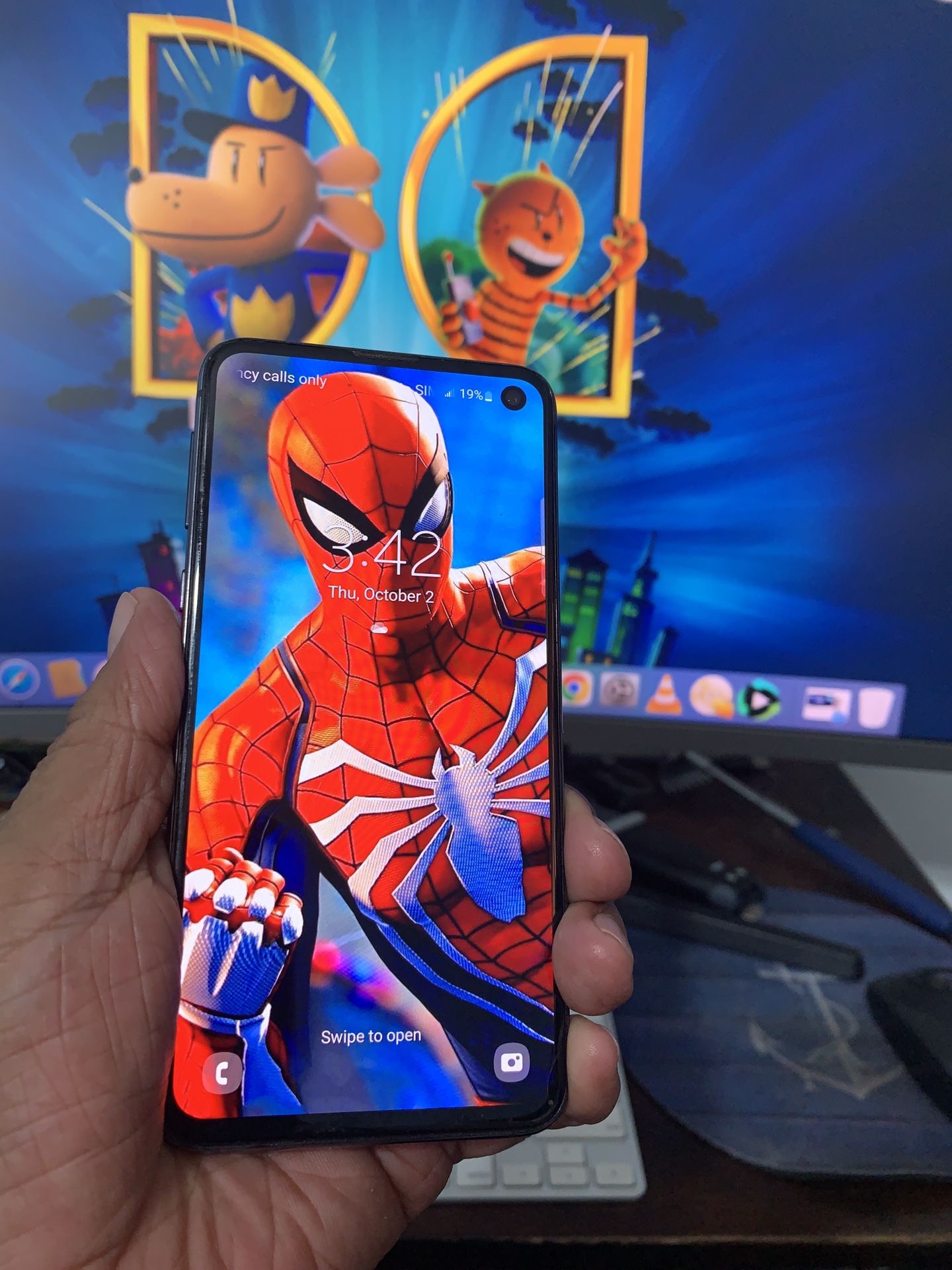 Samsung S10e-128Gb crack Back Unlocked For Sale $60