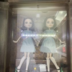 The Shinning Dolls 