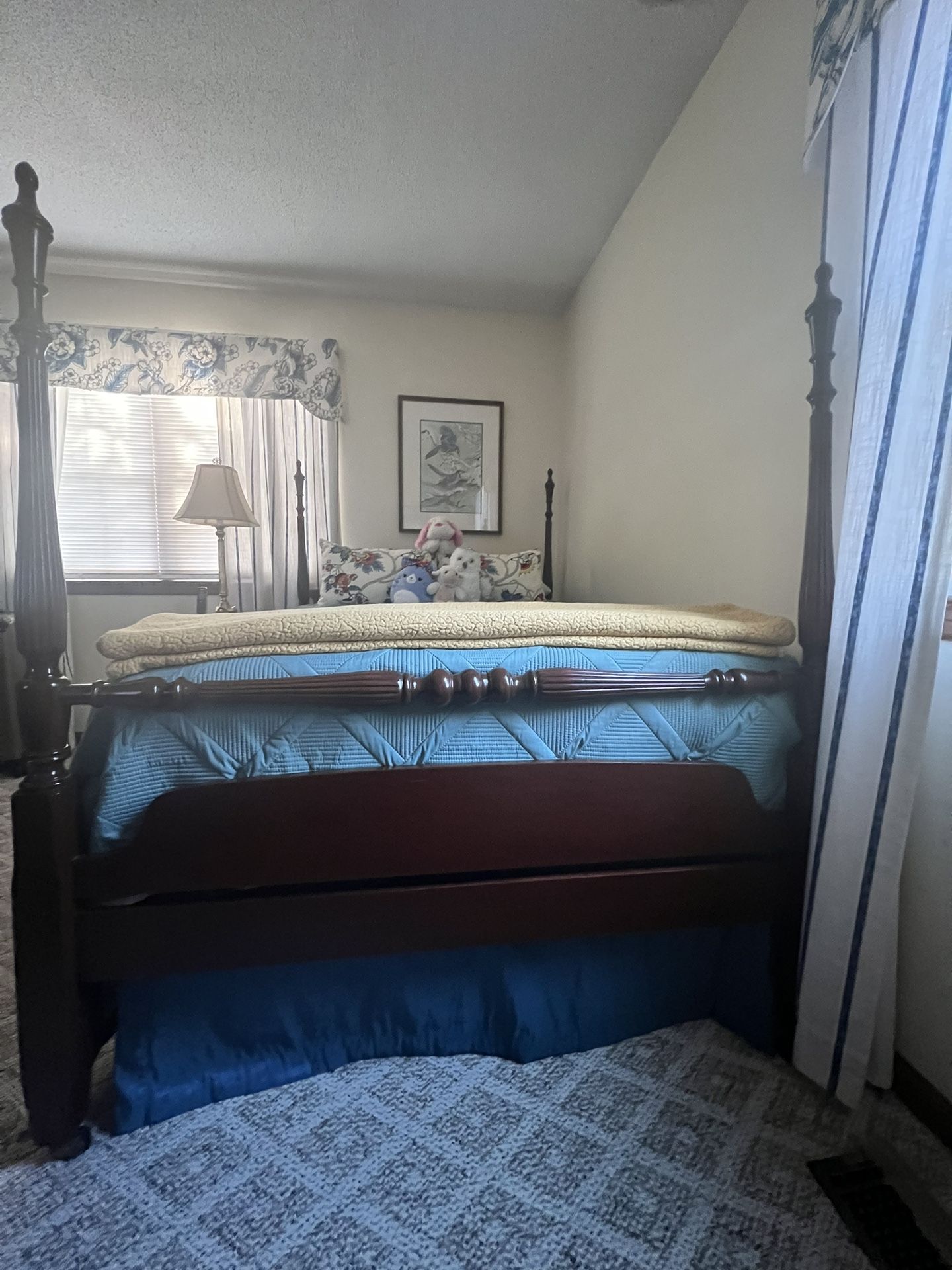 Vintage Bed Federal Style