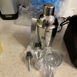 Esmula Professional Cocktail Shaker Stainless Steel. 