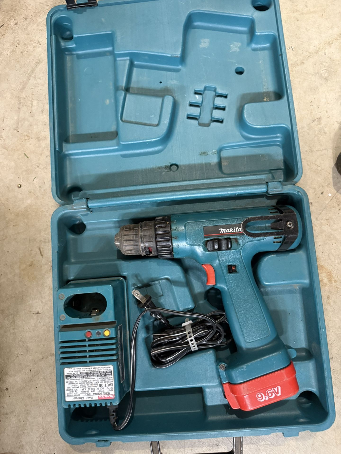 Makita 9.6V Cordless Drill Driver with Case & Charger