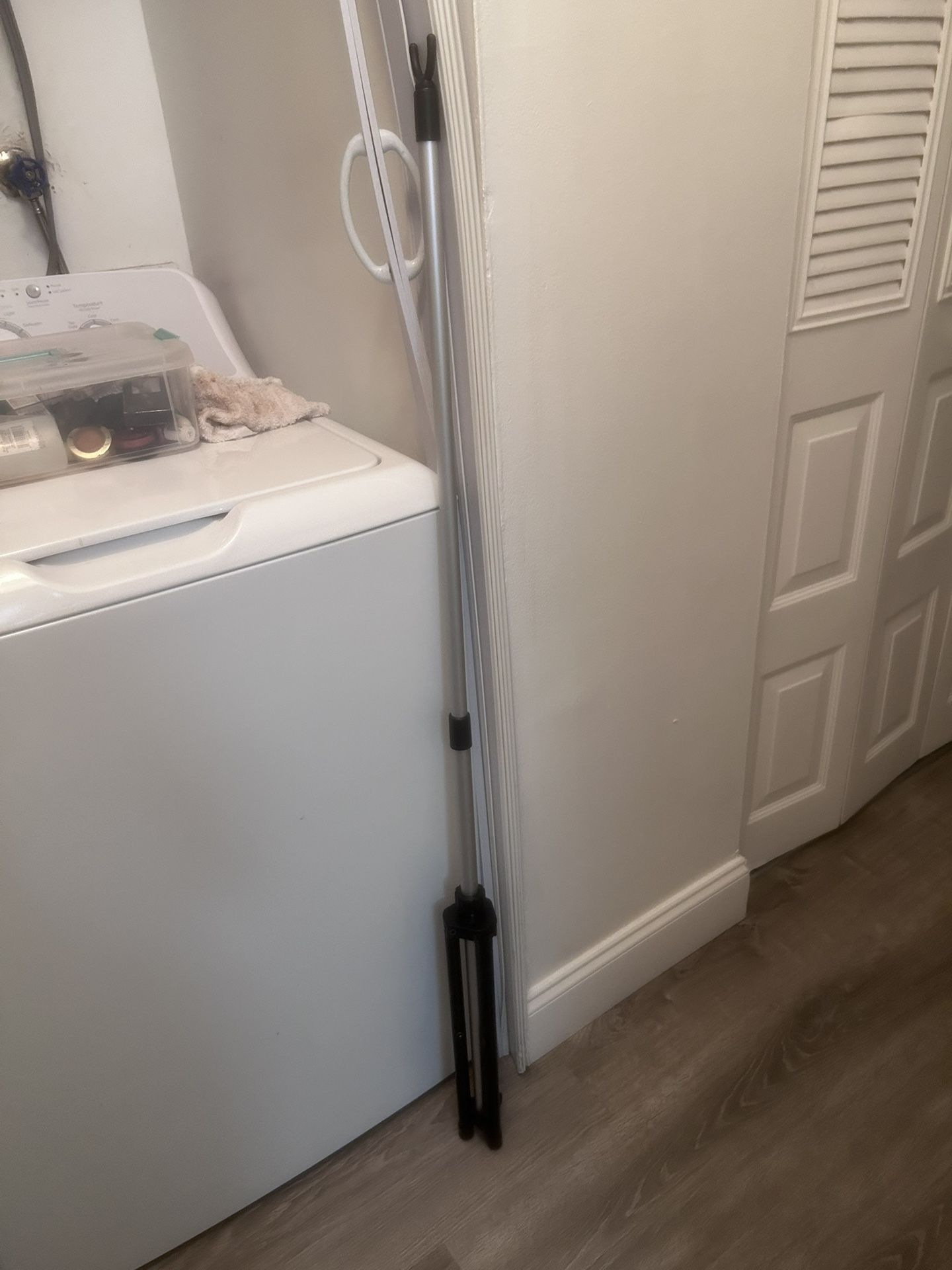 Iv Pole