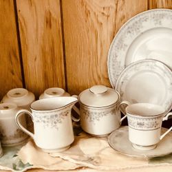 Serving 8 Porcelain Dishes 1970 Plates Cups And Saucers Desert Bowl Creamer And Sugar Bowl