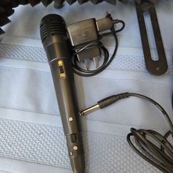 Portable microphone isolation shield, microphone ,headphones