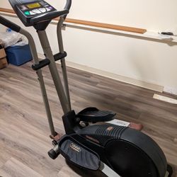 Proform 900 Elliptical Machine for Sale in Oak Harbor WA OfferUp