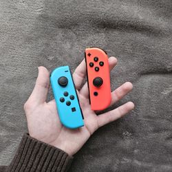 Nintendo Switch Joy-cons (Red/Blue)