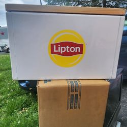 Brand New Never Used Lipton Metal And Wood Cooler