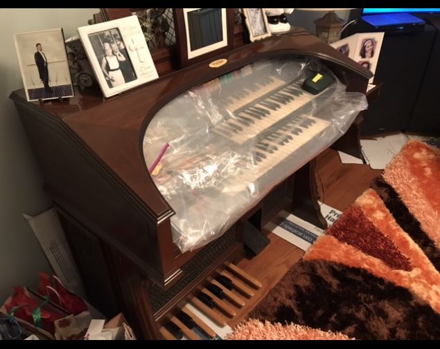 FREE- Electric Organ