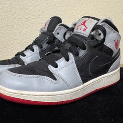 Nike Air Jordan 1 Retro Mid GS "Black/Gym Red/Neutral Grey