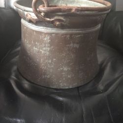 Vintage Metal Dovetail Cauldron Kettle
