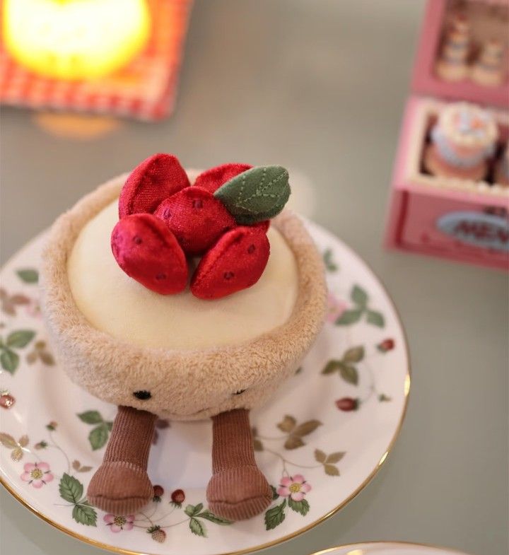 Jellycat Amuseables Fleurette Tarte Aux Fraises