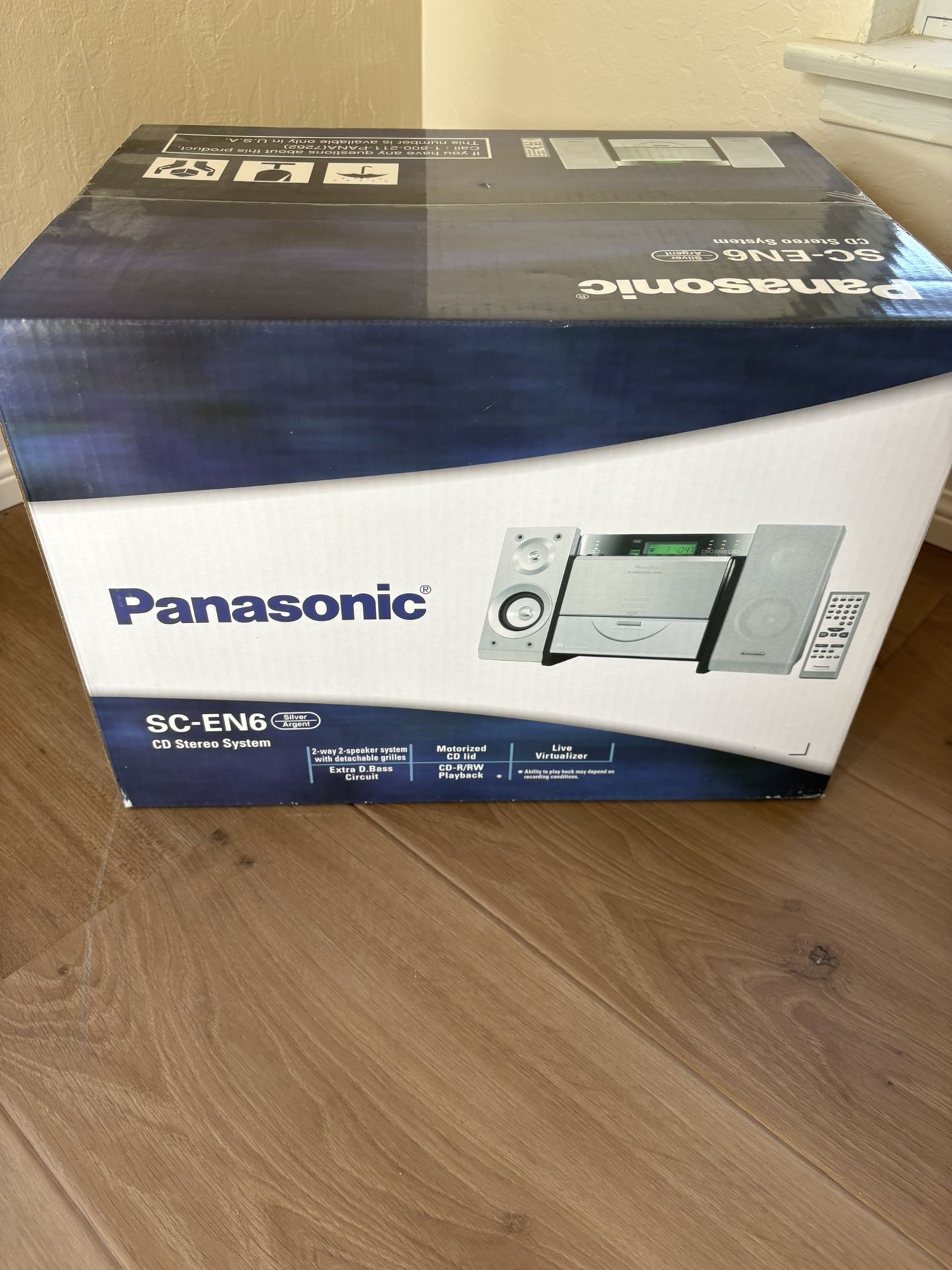 PANASONIC CD Modern Compact Stereo System. Bookshelf FM AM Radio SC-EN6 . NEW
