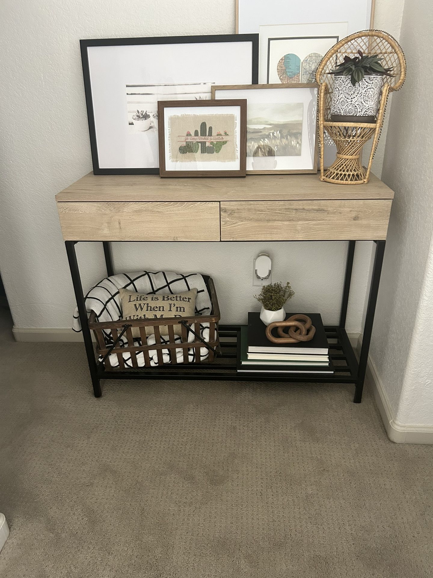 Entry/Console table
