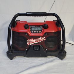 Milwaukee Job-Site Radio