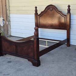QUEEN BED FRAME 