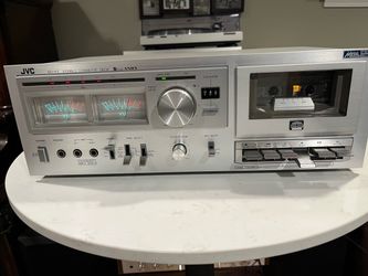 Stereo cassette deck player with 30 cassette