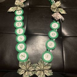 Graduation leis. Liston de graduation...... Hawaiian kukui nut leis
