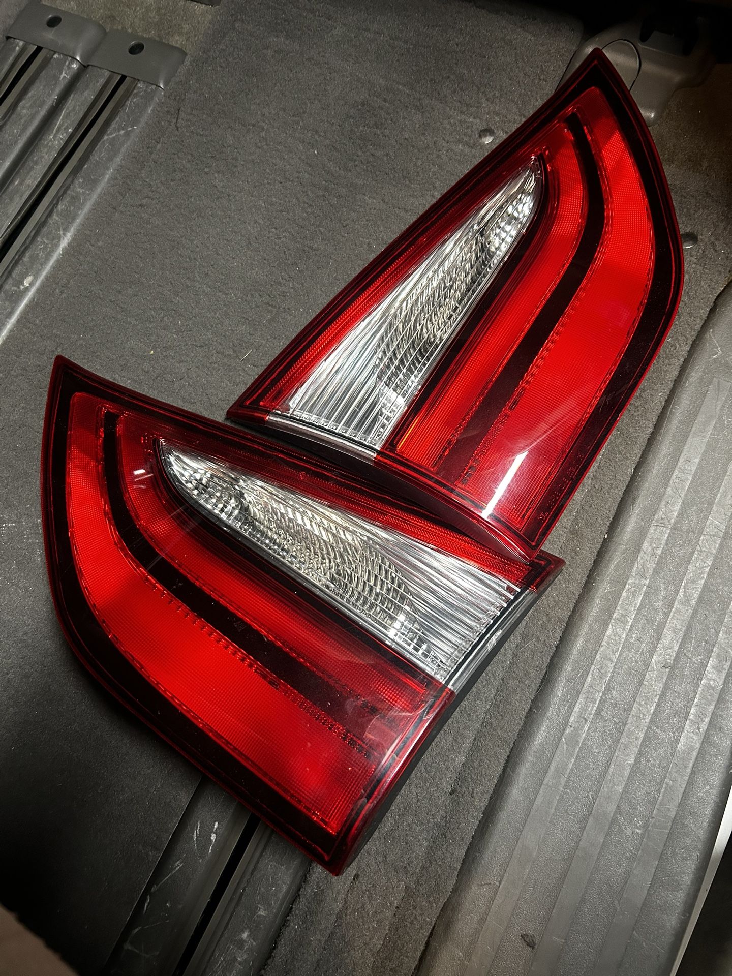 2015-2020 Sienna Tail Gate Lights